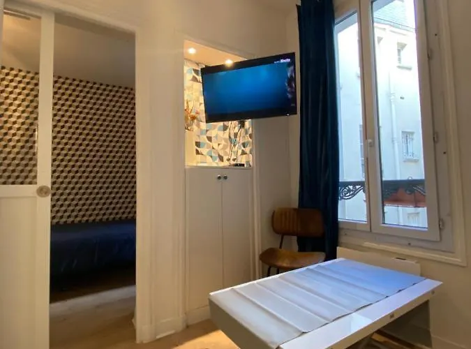 Cosy Courcelles Appartement Parijs