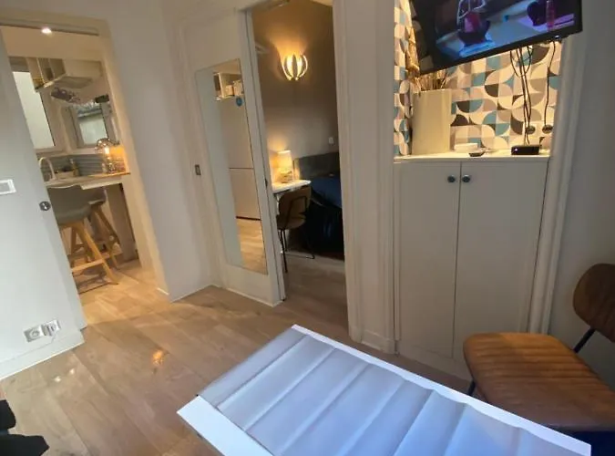 Cosy Courcelles Appartement Parijs