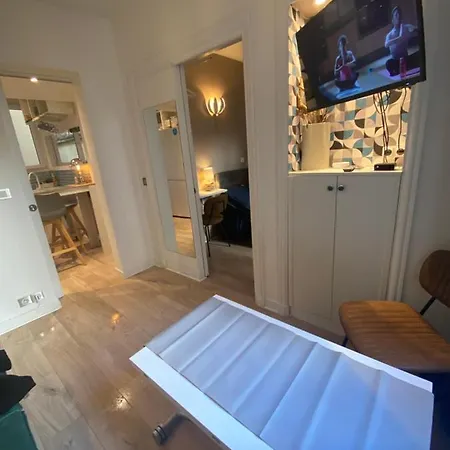 Cosy Courcelles 아파트 파리